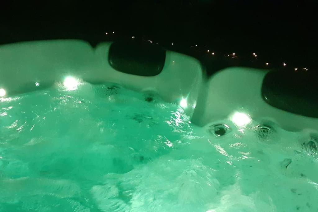 Casa vacanze Jacuzzi Au Lemon Tree Et Charme Des Pierres Dorees