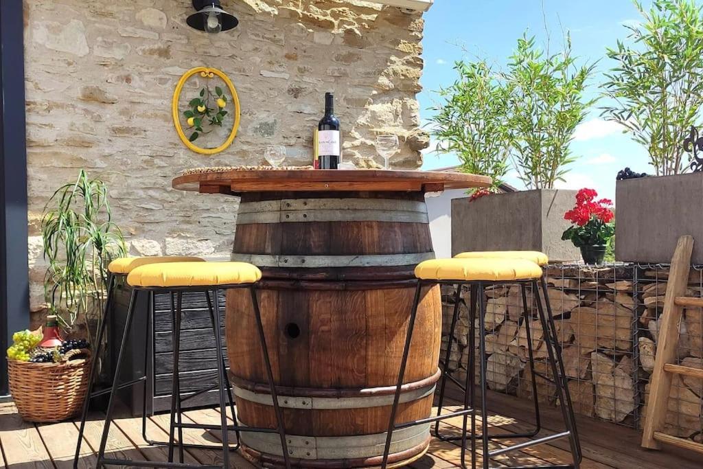 Holiday home Jacuzzi Au Lemon Tree Et Charme Des Pierres Dorees Panossas