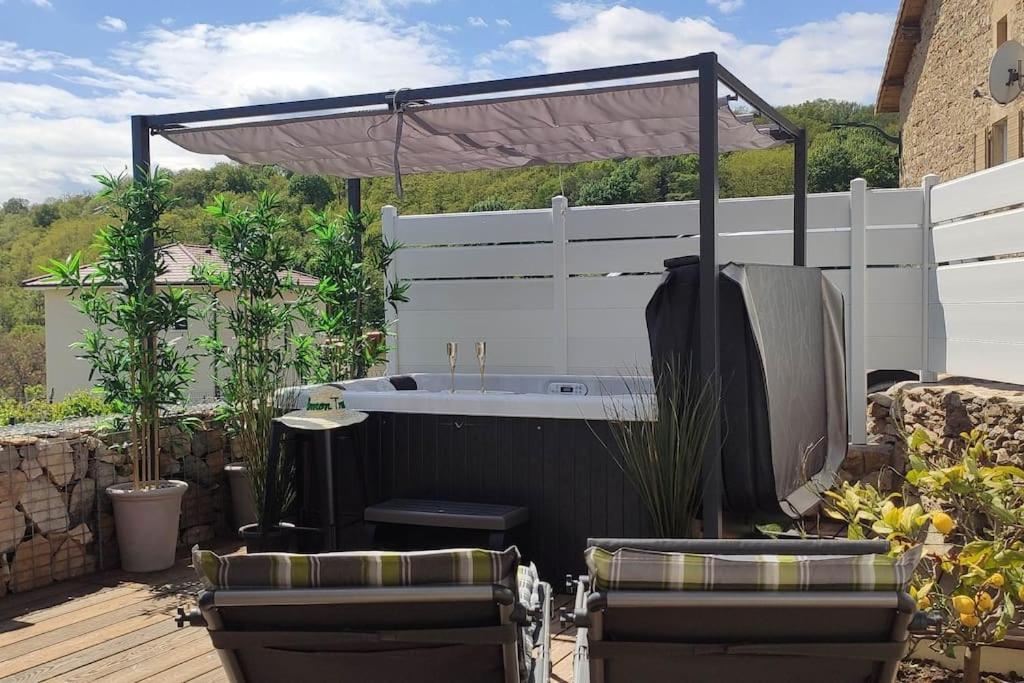 Jacuzzi Au Lemon Tree Et Charme Des Pierres Dorees Casa vacanze *