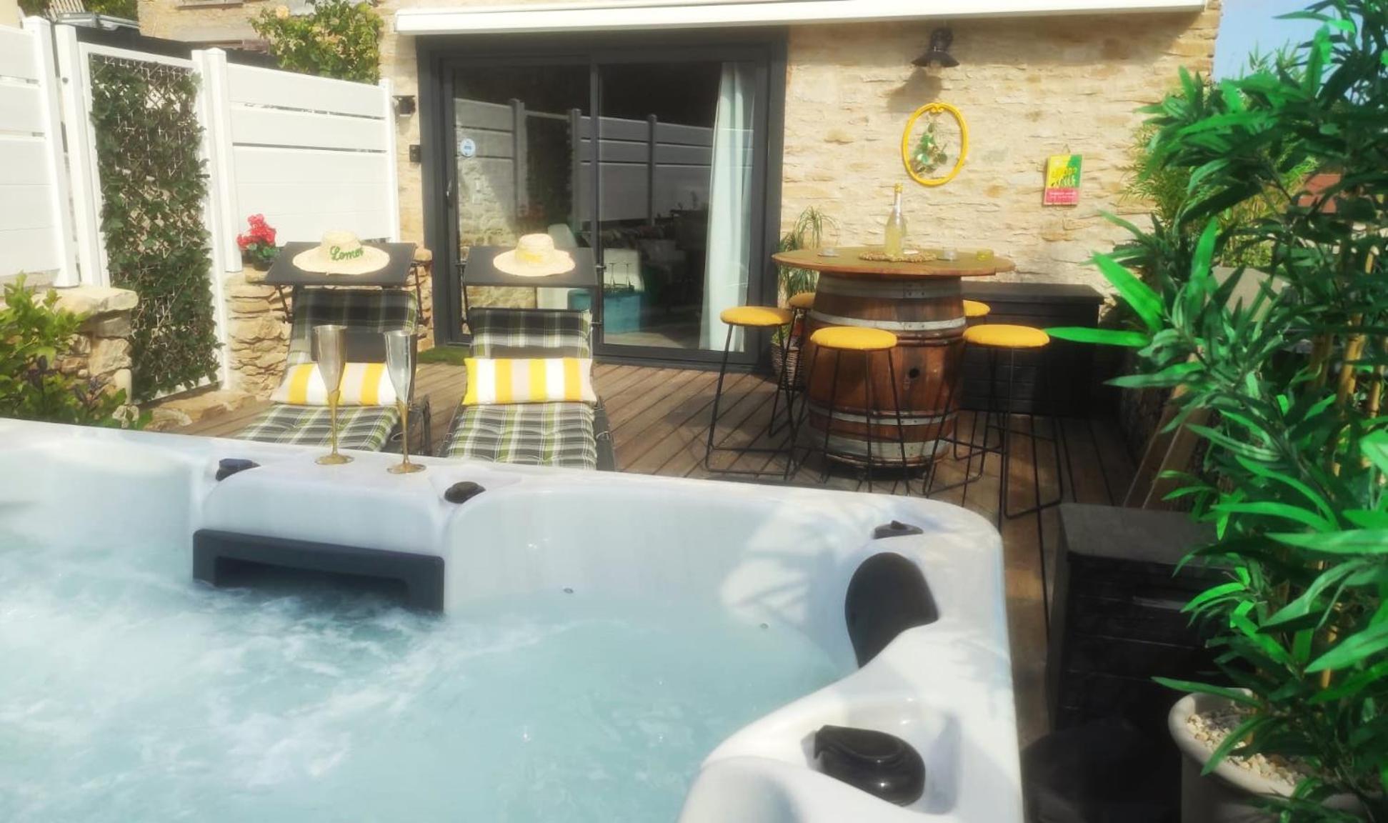 Jacuzzi Au Lemon Tree Et Charme Des Pierres Dorees